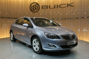 2010-Buick-Excelle-live-at-Guangzhou-Auto-Show