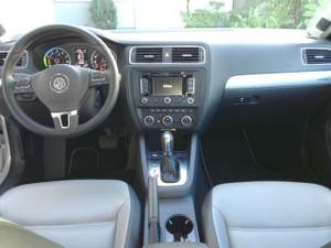 VW-Jetta-Hybrid-Interior