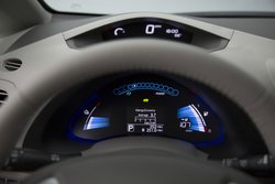 2016 Nissan,Leaf,infotainment,display