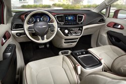 2017,Chrysler,Pacifica,minivan,plug-in hybrid