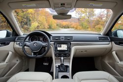 2016,VW,Volkswagen,Passat,interior