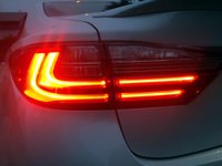 2016 Lexus ES 300h,mpg,lighting,fuel economy,technology