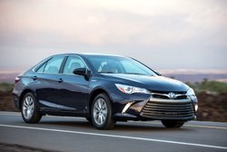 2016 Toyota, CAMRY HYBRID,mpg,road test
