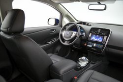 2016 Nissan Leaf SL, interior
