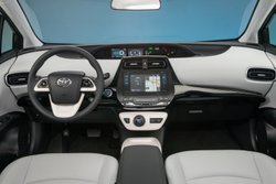 2016 Toyota Prius Liftback,interior,mpg, fuel economy