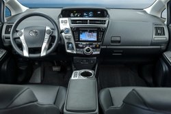 2017 Toyota Prius V,interior
