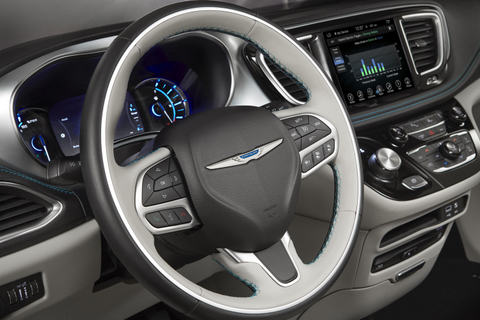 2019 Chrysler Pacifica Hybrid, plug-in hybrid minivan