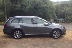 VW-Alltrack-feature-side
