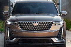 Bright Galvano exterior accents on the exterior distinguish the Cadillac XT6 Premium Luxury model.
