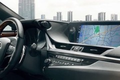Lexus-ES-navsystem-technology-hero-1114x332-LEX-ESH-MY20-0002_M75