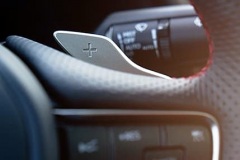 Lexus-ES-paddleshifters-performance-thumbnail-429x322-LEX-ESG-MY19-0133_M75