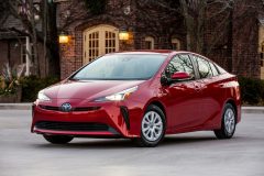 2020_Prius_LE_04-1500x1000