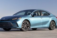 2025_Camry_XLE_AWD_OceanGem_012-1500x1000