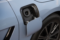 1_350e-Charge-Door