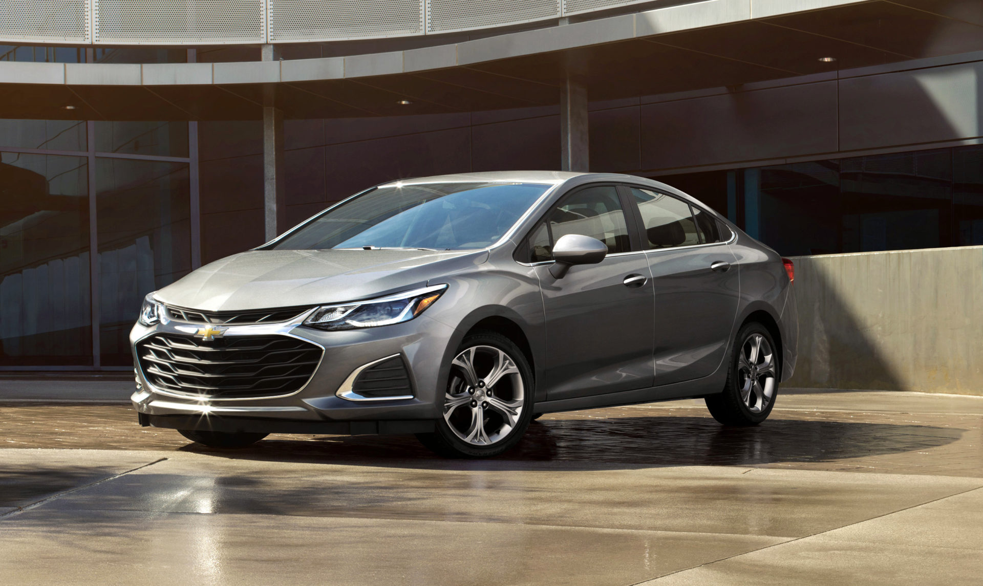 2019 Cruze Sedan Premier grille designs reinforce Cruze’s prem