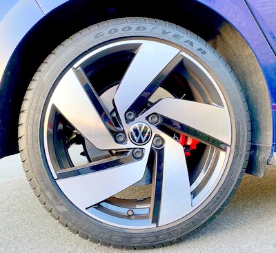 Volkswagen Golf wheel