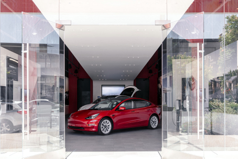 Tesla mall storefront