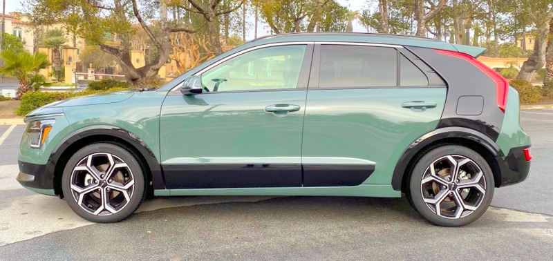 The 2023 Kia Niro hybrid wasn’t designed nor intended to be a a sporty car, but one that is hard to beat for fuel economy, convenience features and value.