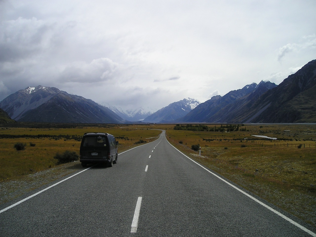 traveling New Zealand by car