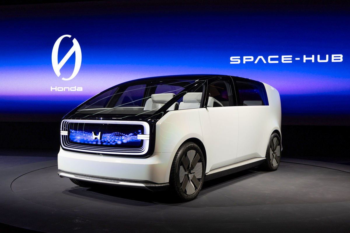 Honda Space-Hub EV Concept at CES 2024