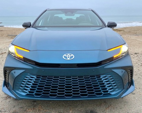 2025 Toyota Camry Hybrid