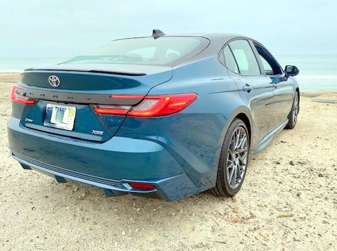 2025 Toyota Camry Hybrid