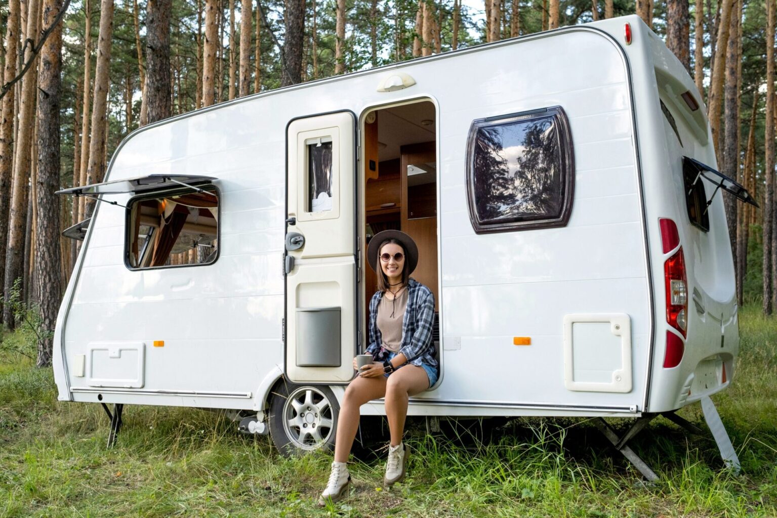 Hybrid camper