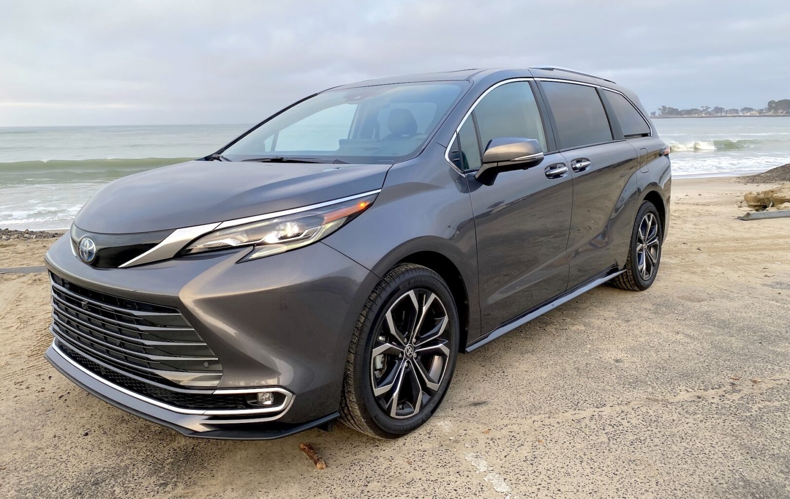 2025 Toyota Sienna Hybrid