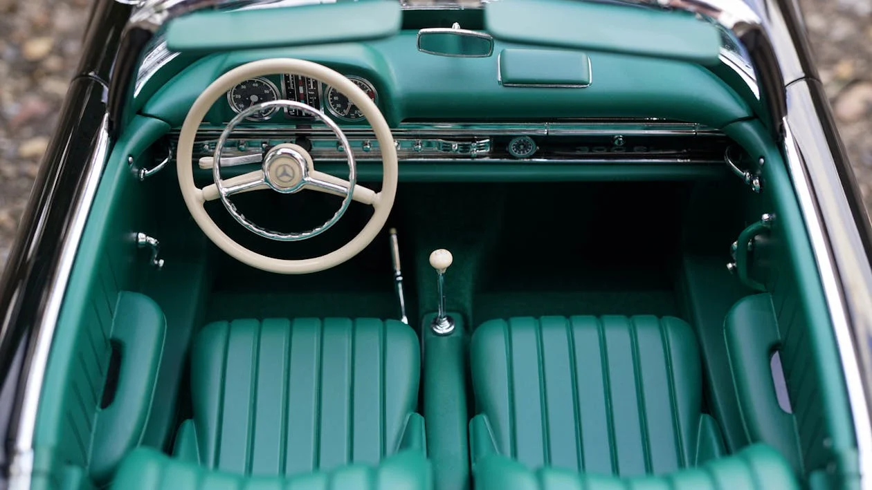 Vintage Mercedes-Benz dash