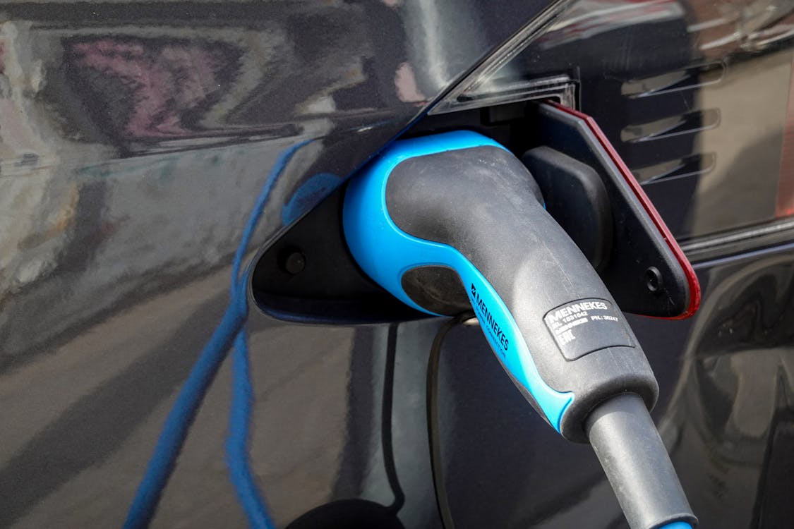 5 Costly Mistakes to Avoid When Installing Charging Stations for Commercial Fleets