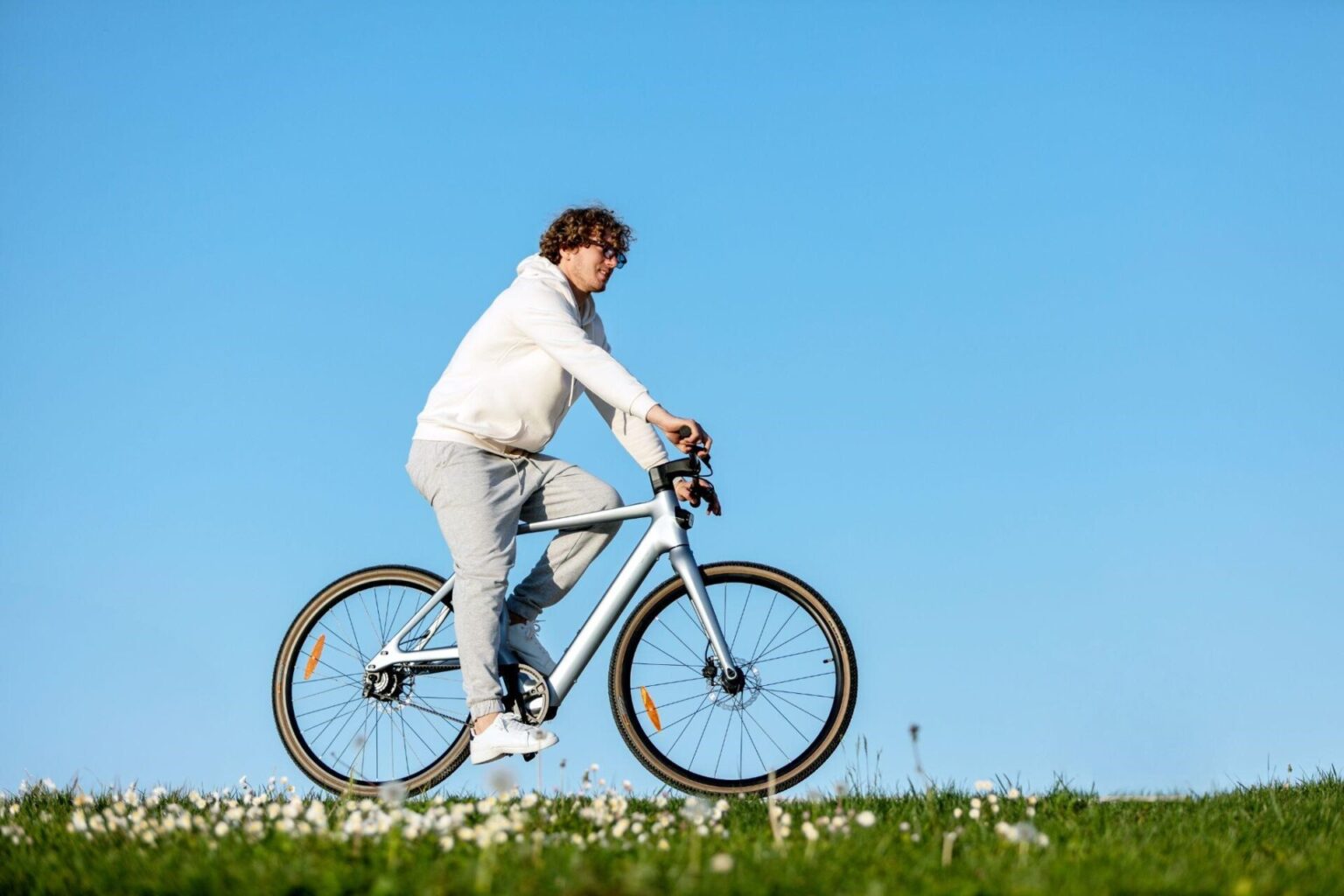 The Rise of Lightweight E-Bikes in Modern Travel