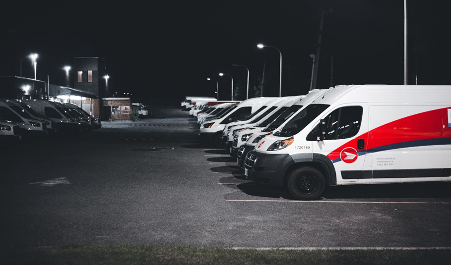 Why Electric Delivery Fleets Are Investing More in Data-Driven Vehicle Branding