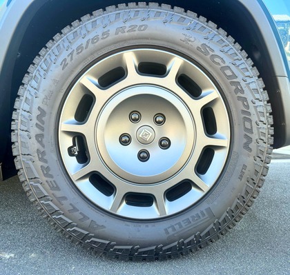 2026 Rivian R1S Quad-Motor