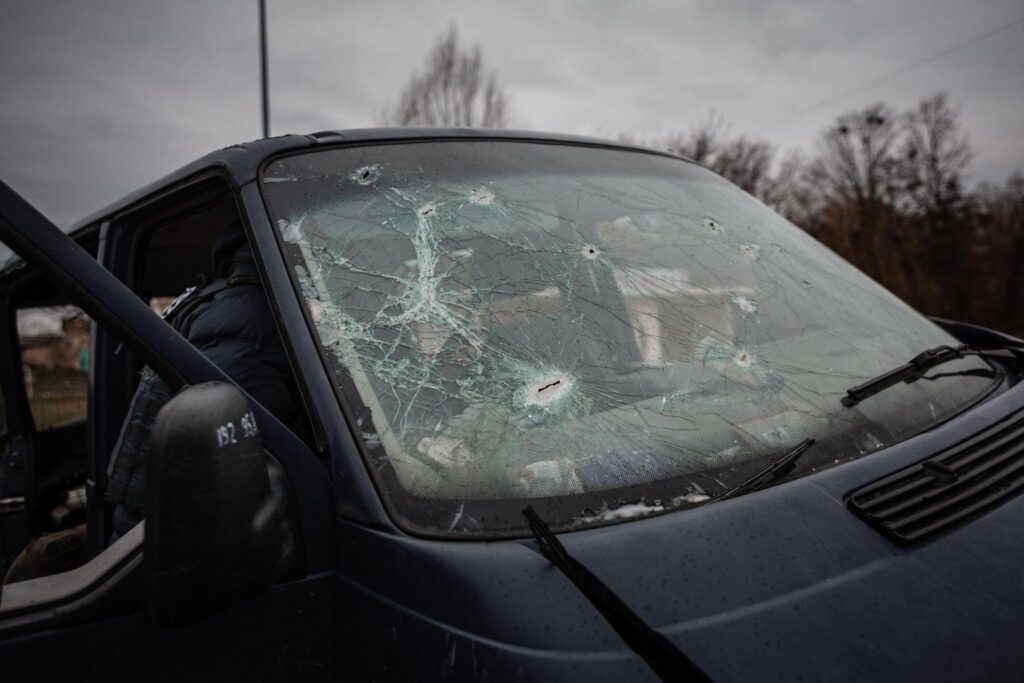 What Drivers Should Know Before Replacing a Windshield